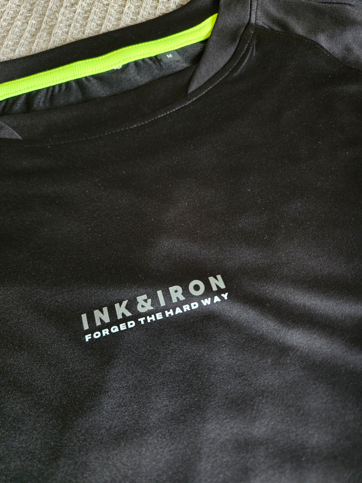 MENS STEALTH PERFORMANCE TEE - FORGED THE HARD WAY