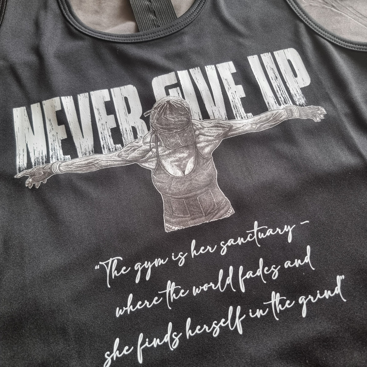 SOPRO PERFORMANCE VEST Black - Never Give Up