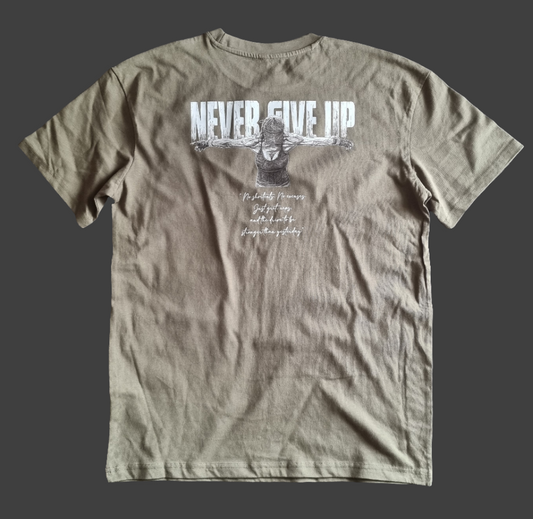 SOPRO OVERSIZE OLIVE T-SHIRT Never Give Up