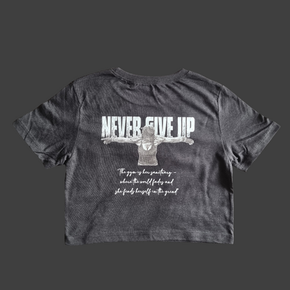 SOPRO CROP T-SHIRT ONYX Never Give Up