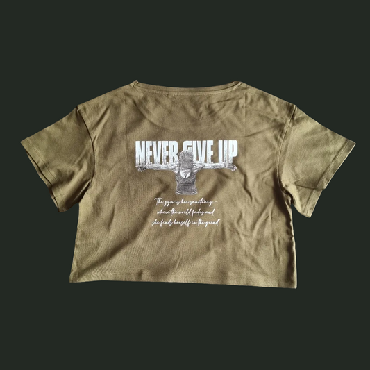 SOPRO OVERSIZE CROP T-SHIRT OLIVE Never Give Up