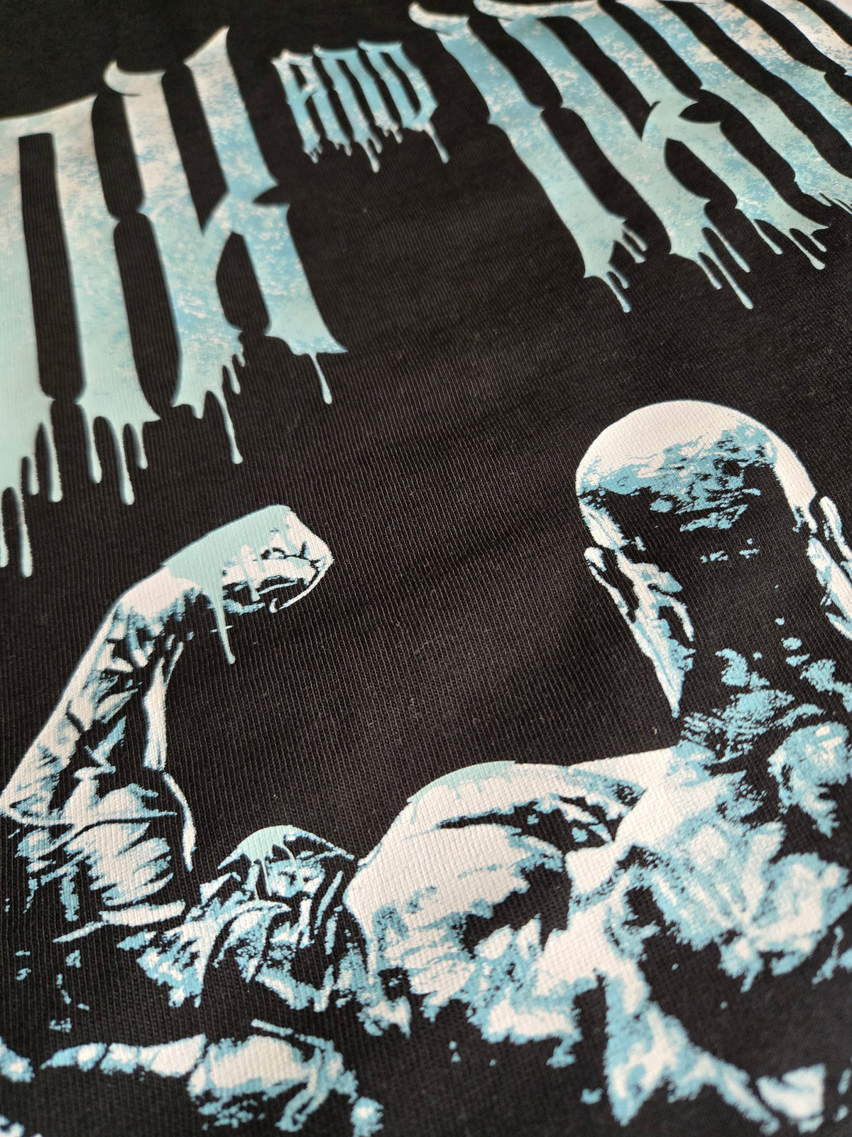 ICE BLUE | RELENTLESS OVERSIZE BLACK T-SHIRT