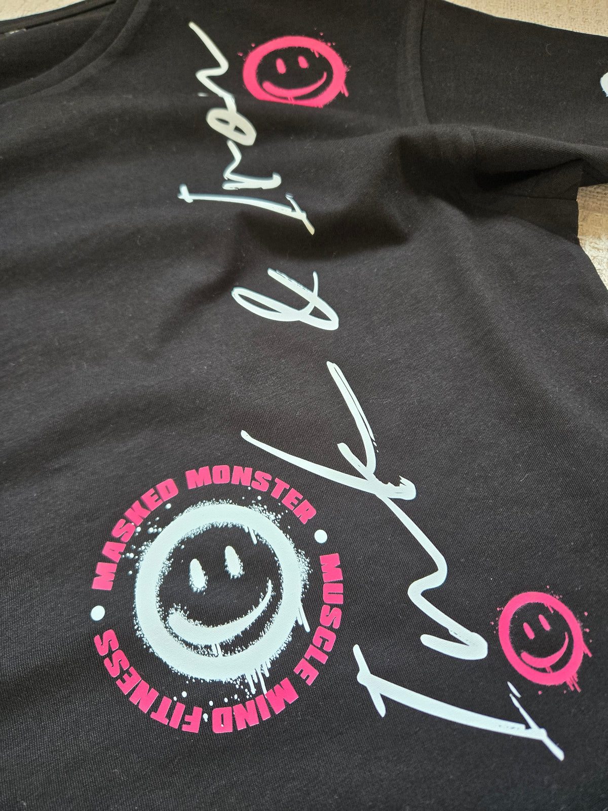 CROPPED TEE - MASKED MONSTER