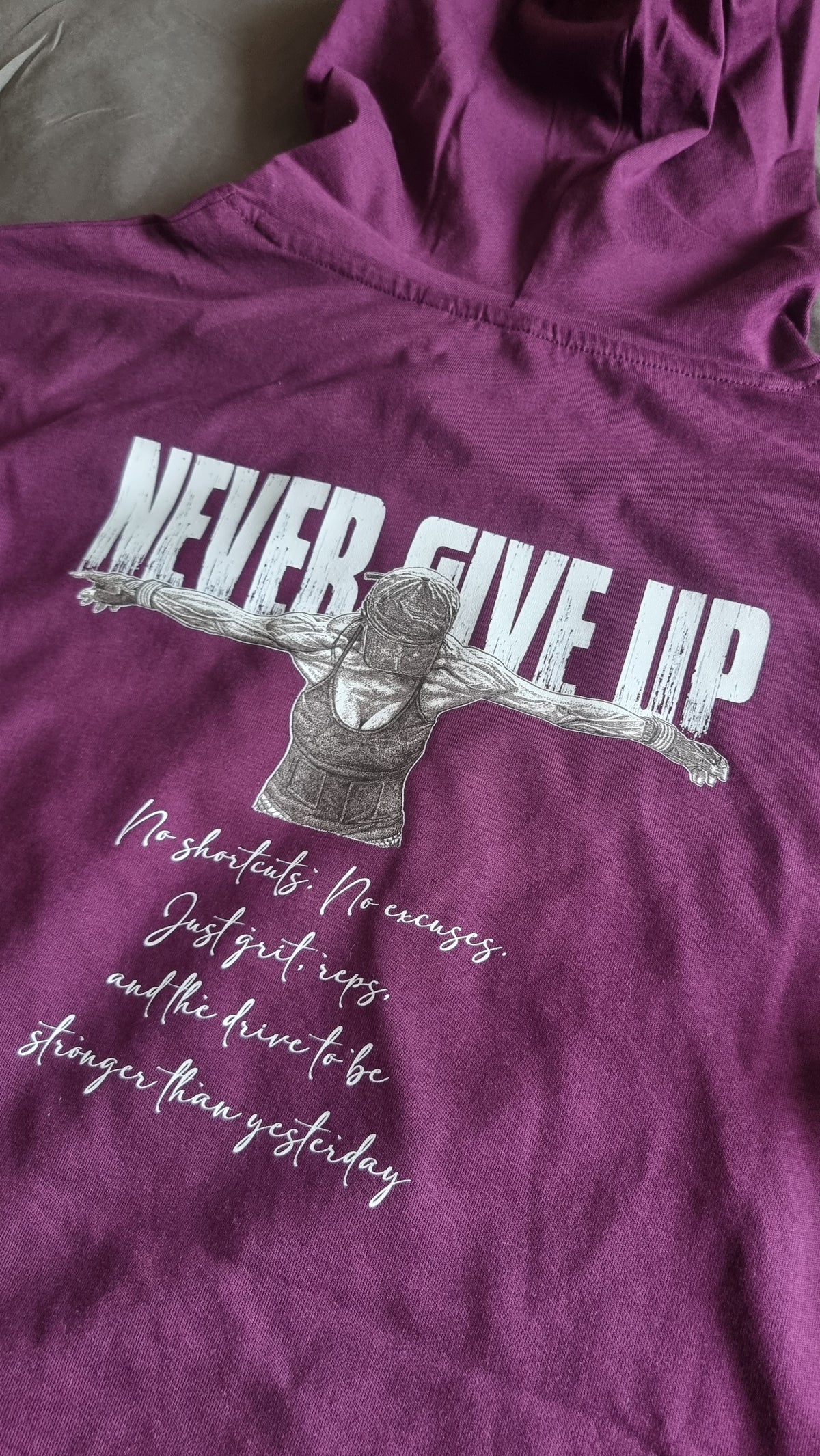 SOPRO CROP HOODIE MULBERRY Never Give Up