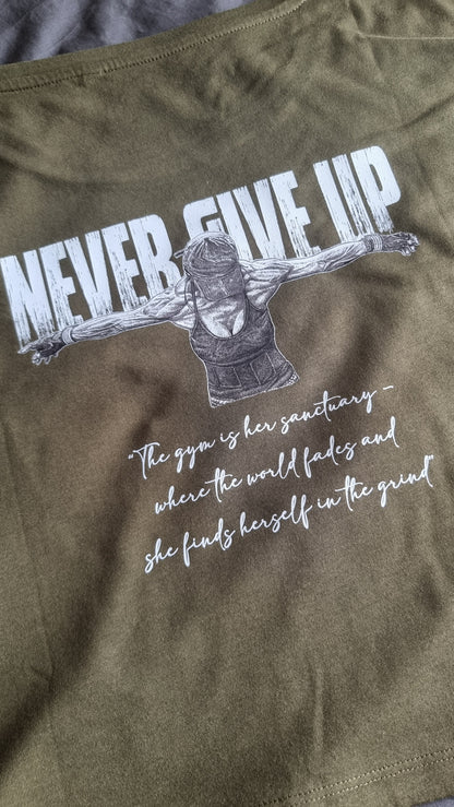 SOPRO OVERSIZE CROP T-SHIRT OLIVE Never Give Up