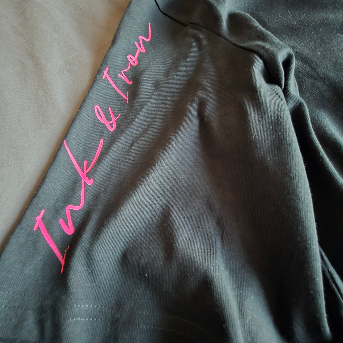 ELECTRIC PINK INK - TITAN TEE