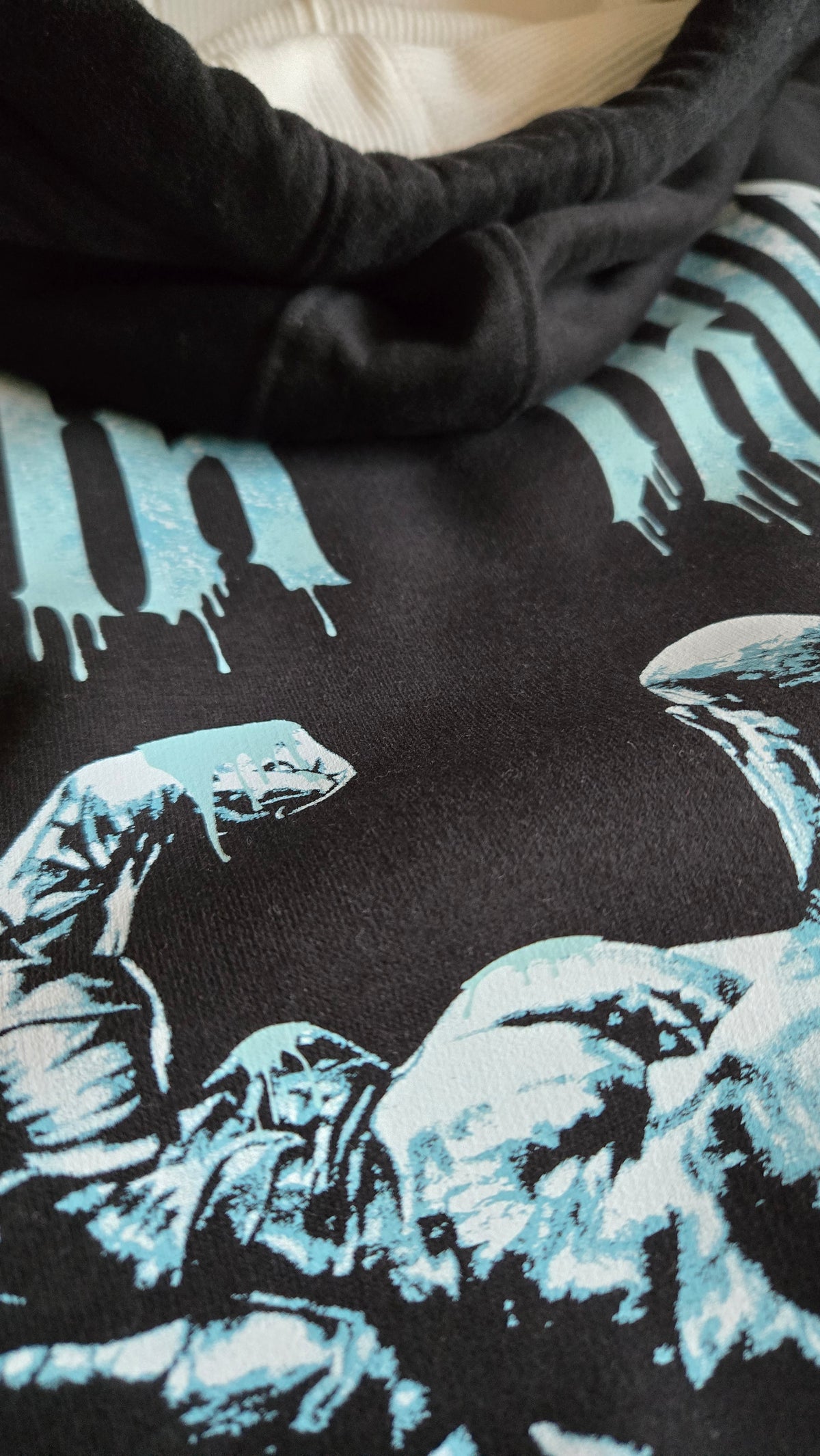 ELITE HOODIE DUSTY BLACK | ICE BLUE RELENTLESS