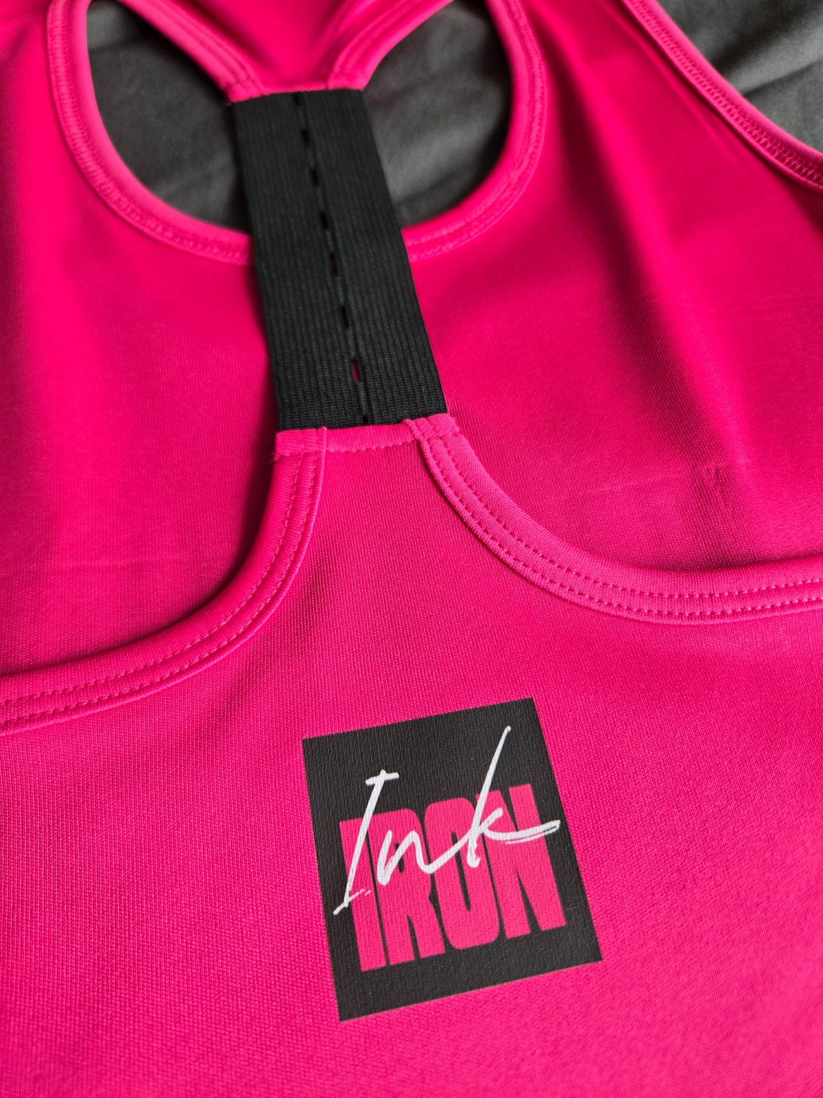 Relentless Performance Vest – Electric Pink