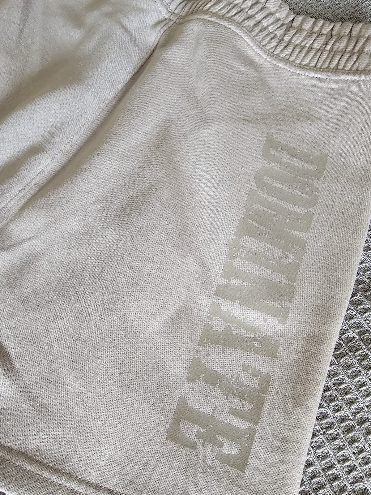 WOMENS STONE SHORTS - IRON NEVER LIES